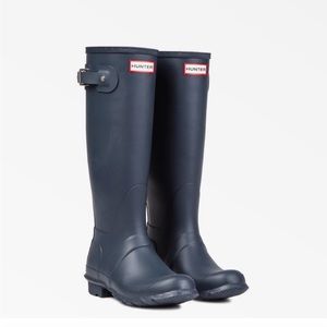 Hunter Navy Blue Original Tall Classic Rain Boots! ❤️